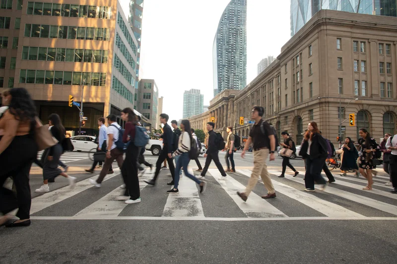 About 10,000 federal public servants apply for early retirement program