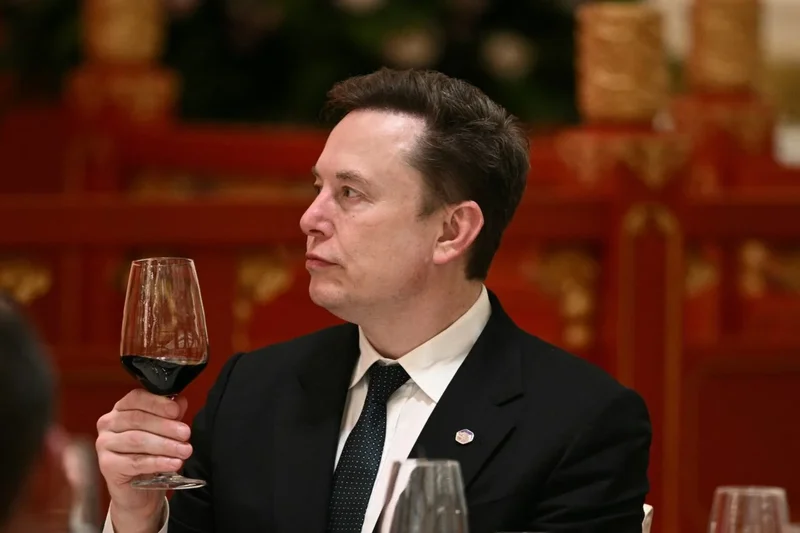 Elon Musk Is Firing Up the Vote-Buying Machine Again