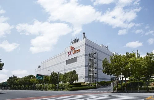 SK signs 2.3 tln-won deal to sell chip materials firm SK Siltron to Doosan