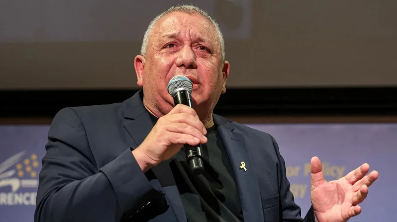 Who is Gadi Eisenkot, the former army chief challenging Netanyahu?