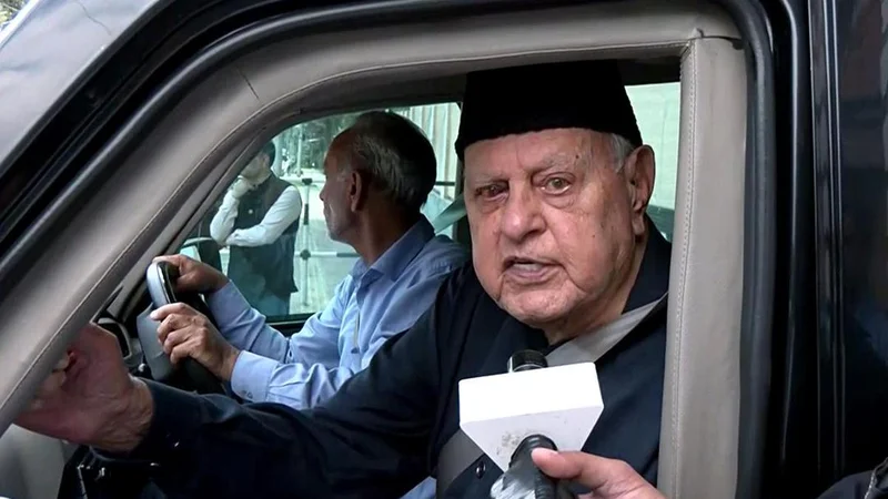 Centre should end silence on PoK killings: Farooq Abdullah