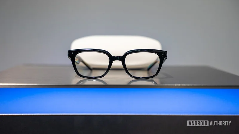 Here’s how Samsung’s smart glasses will keep perverts away (hopefully)