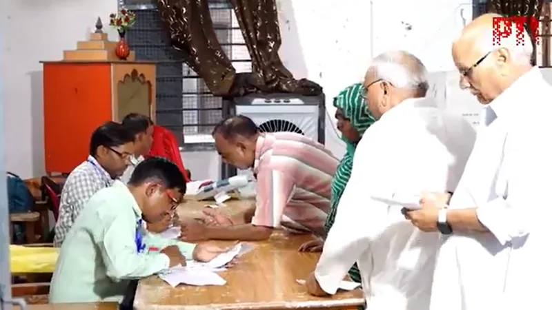 Voting begins for Datia bypoll in Madhya Pradesh; 2.20 lakh voters to decide fate of 21 candidates