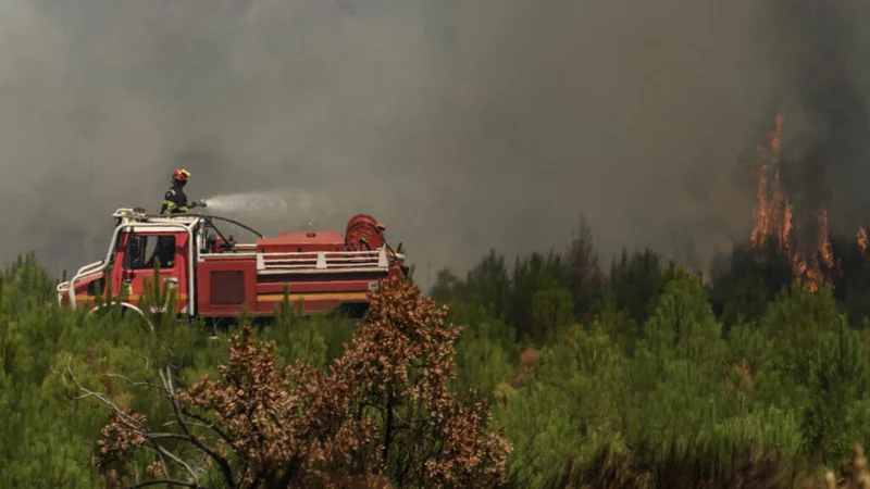 Incoming heatwave set to worsen firefighting conditions in France's southwest