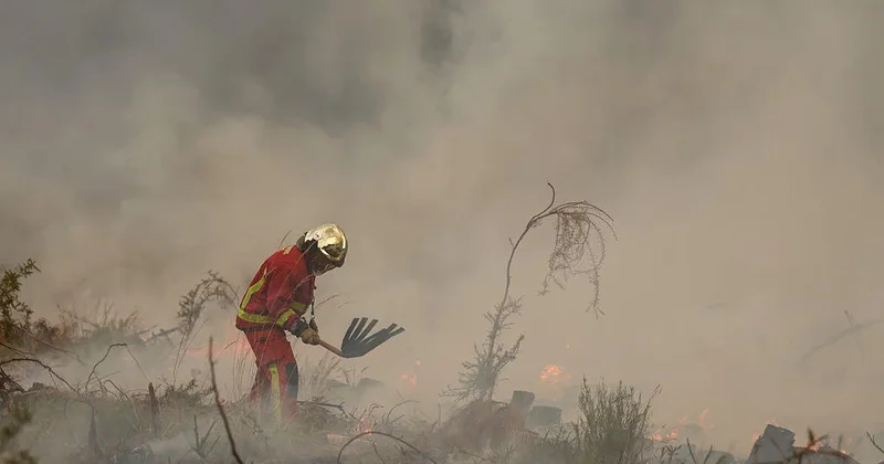 More than 300,000 displaced in France and Spain as wildfires rage