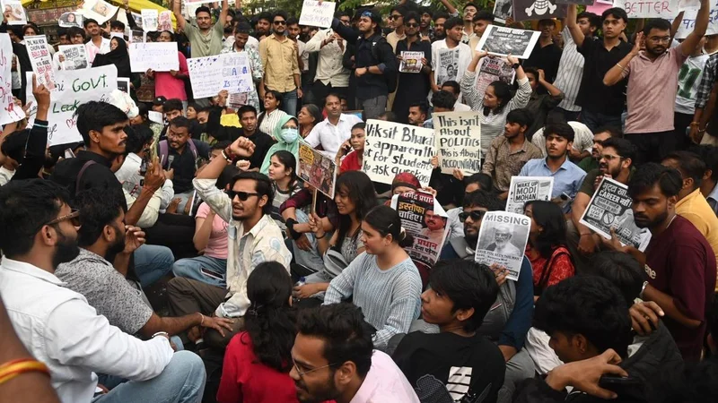 Activist gets bail, husband remains in jail over protest against M.P. Minister’s ‘remark’