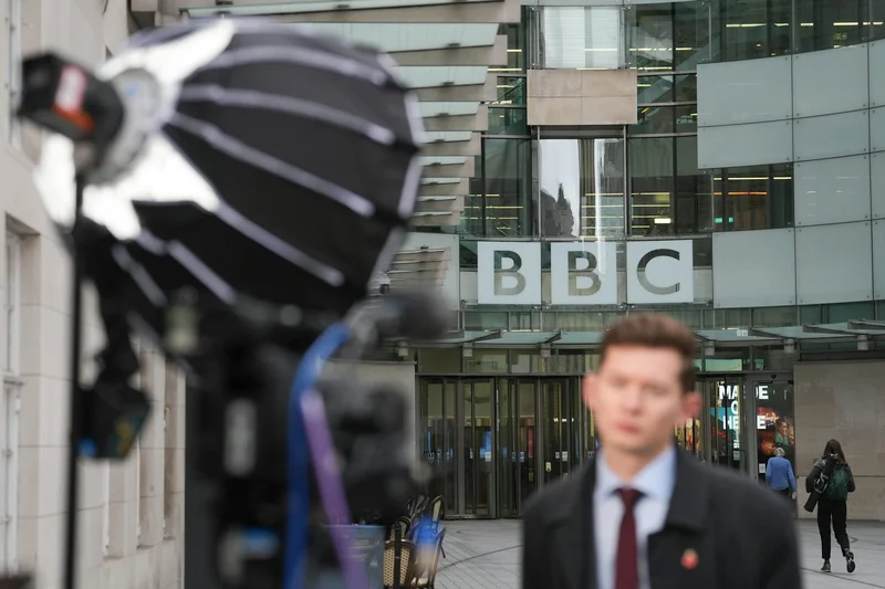 As AI reshapes newsrooms, leading media outlets are charting different paths for its use