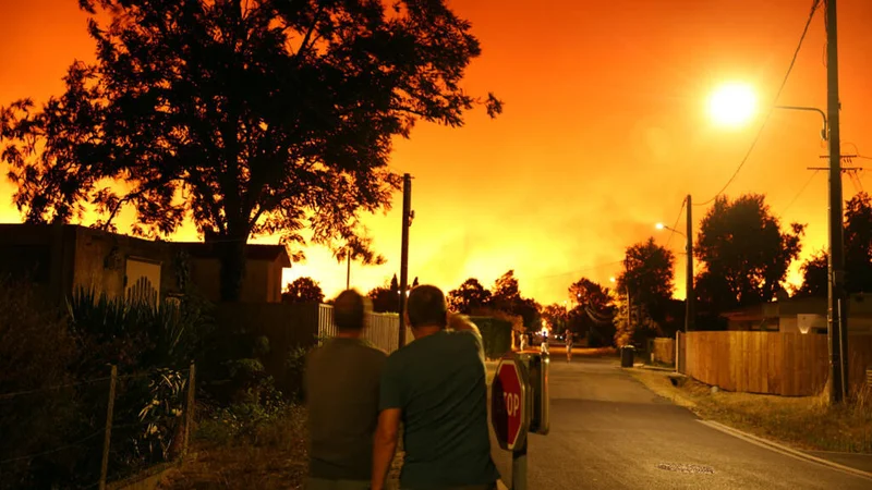 'A recipe for disaster': France's dry southwest struggles to contain wildfire