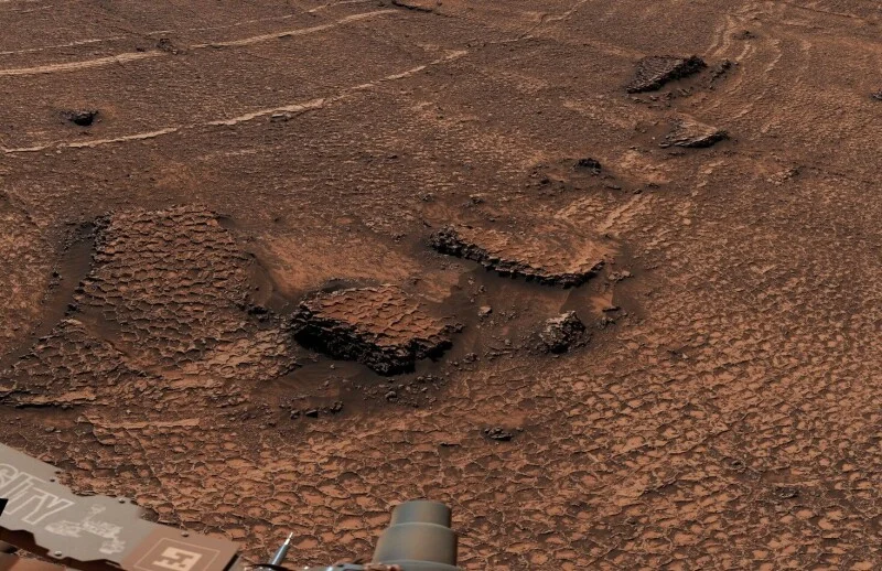 Curiosity rover spots field of giant honeycomb on Mars – but no giant space bees