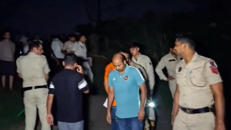 Four-storey building tilts in east Delhi's Geeta Colony; all residents evacuated