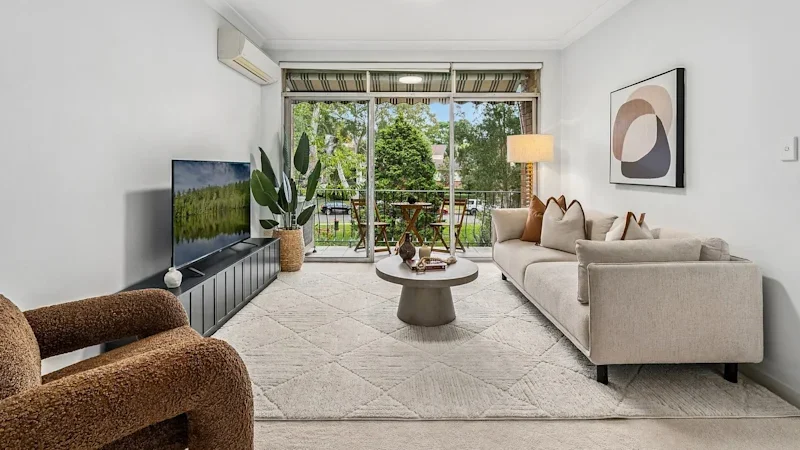 ‘The worst I have seen it’: Mid-century apartment sells for $785,000 as buyers evaporate