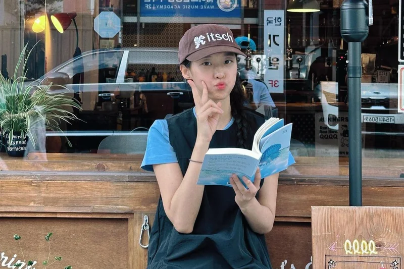 Seolhyun channels her AOA days in latest summer look