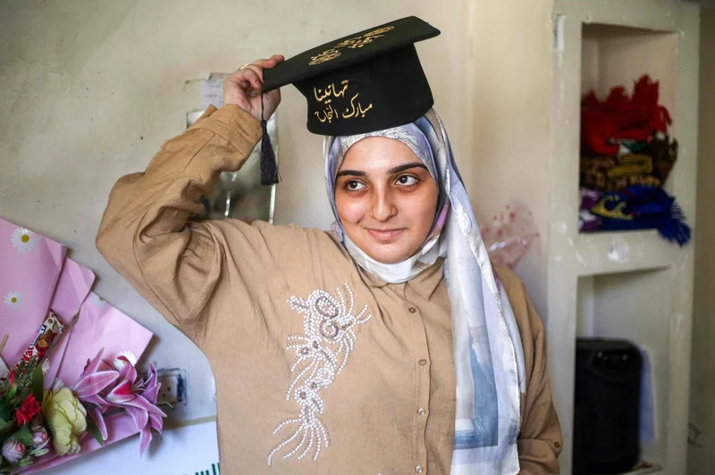 Gaza teen triumphs in school despite war, loss and displacement