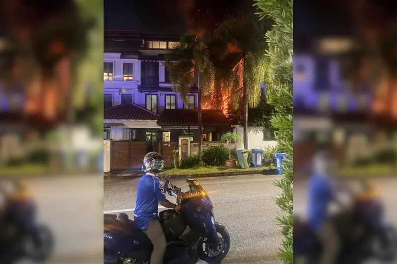 Fire breaks out in backyard of Bukit Batok terrace house