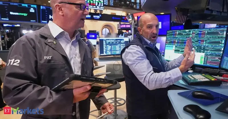 Stocks mixed as oil prices pause climb but yields hover near highs