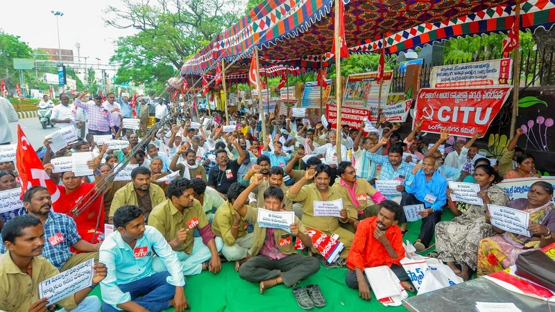 Contract staff seek ₹26,000 monthly minimum wage