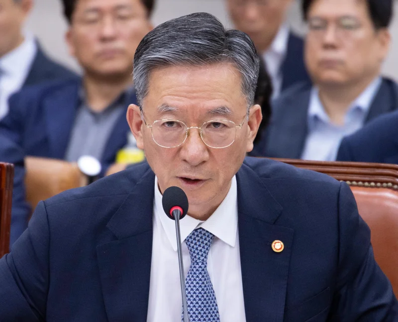 Justice minister offers to resign amid move to scrap prosecution's right to supplementary investigations: sources