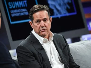 Epstein's former private banker appears before House Oversight Committee