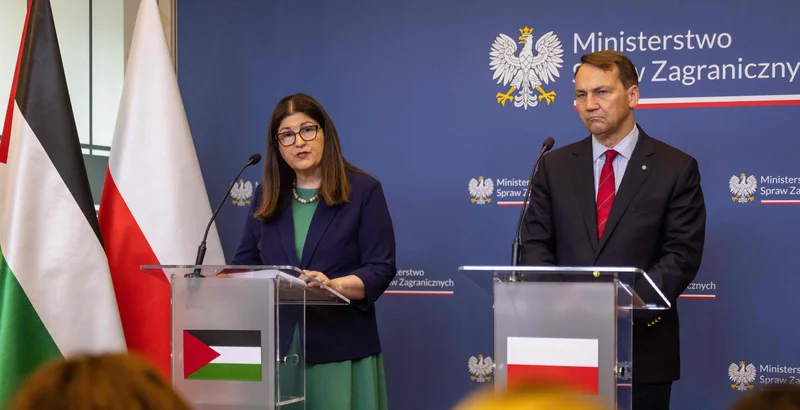 Poland urges Israel to end West Bank settlement expansion