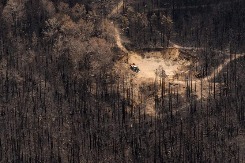Ontario wildfire situation moving in ‘reassuring direction’ despite heat