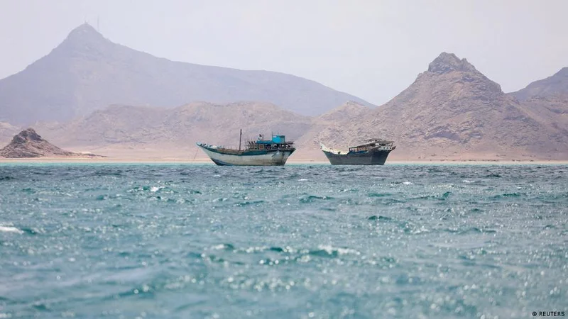 Iran war: Saudi-led coalition attacks Yemen's Hodeida port city