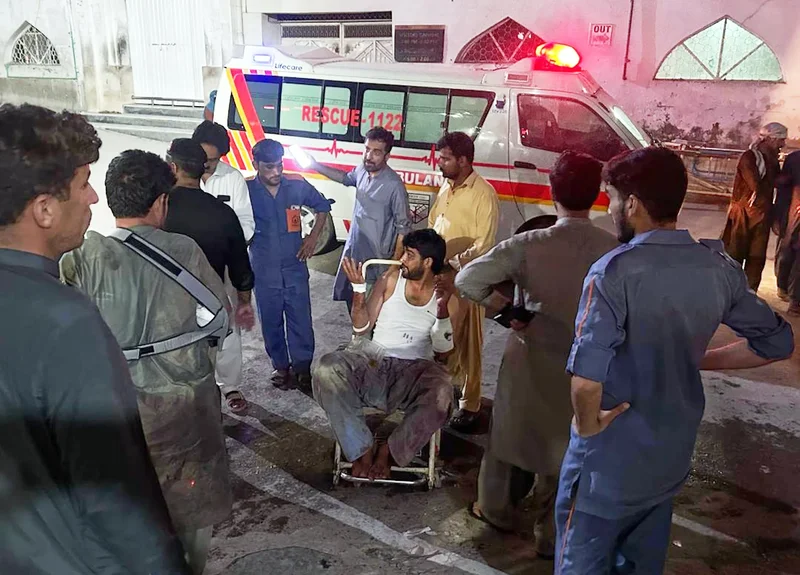 Attack on northwest Pakistan police post kills 11 officers