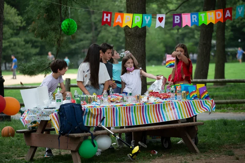 Some parents are demanding guests help in tipping the entertainment at kids’ birthday parties