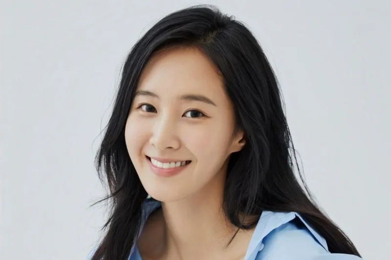 Girls' Generation's Yuri to leave SM after 19 years; Yoona, Taeyeon and Hyoyeon remain