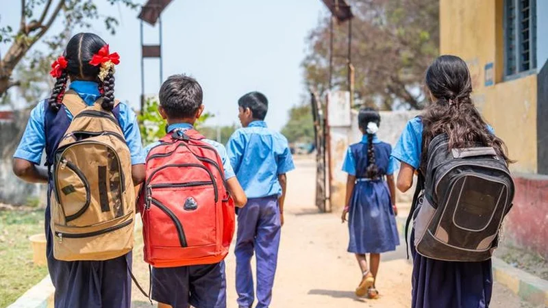 Government school closures hit poor students hardest
