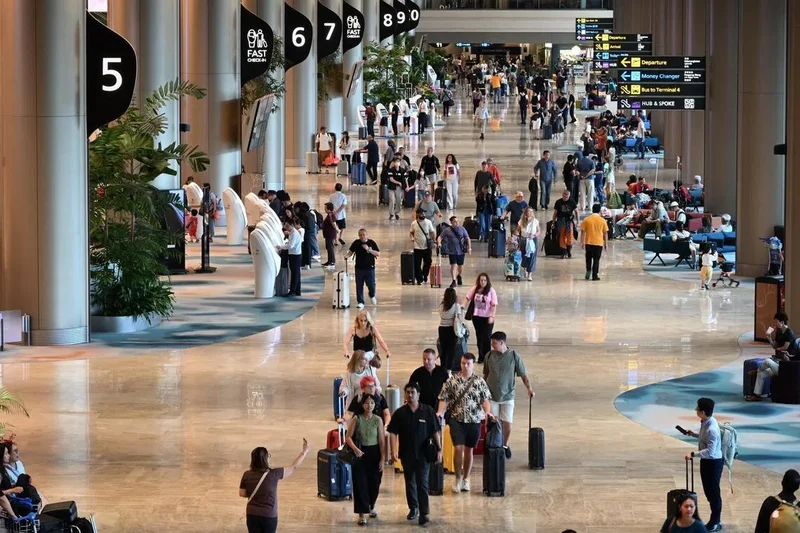 Changi Airport passenger traffic on S-E Asia routes dips 5% in Q2 amid spike in jet fuel price