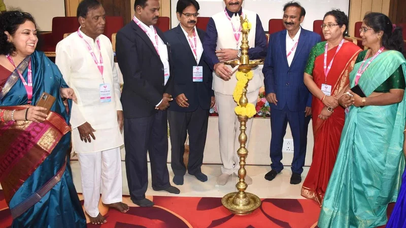 Vice-Chancellor tells students to analyse history beyond exam perspective