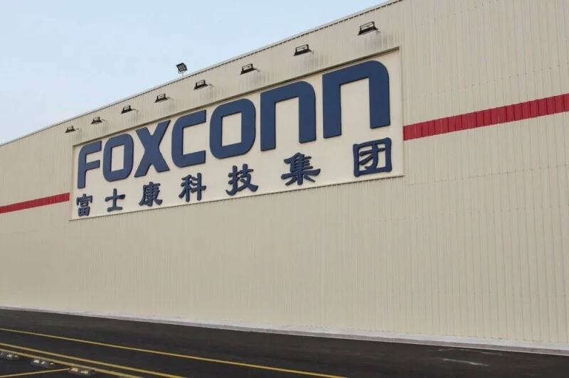Foxconn drops VMware, adopts hyperconverged upstart Arcrfra for workloads including AI
