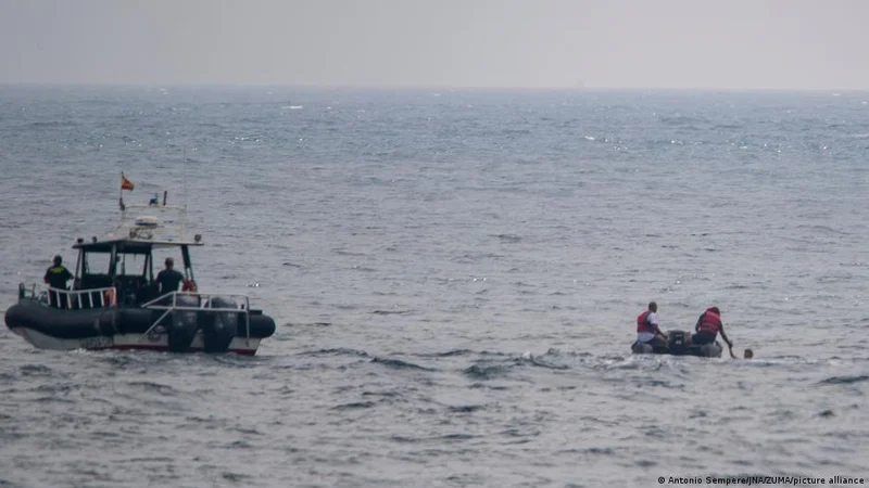 Spain: Hundreds of migrants attempt to swim toward Ceuta