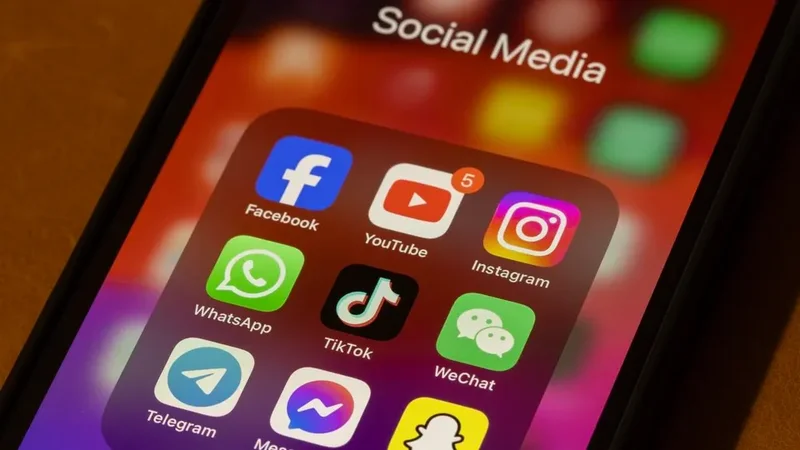 Consumer Brands Grapple With “Poverty Of Attention”