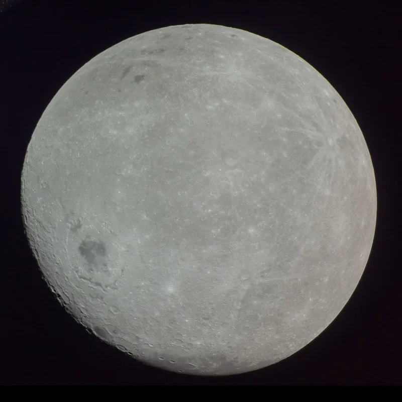 Should the far side of the moon be reserved for science?