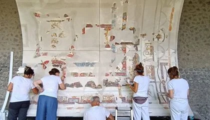 See a Rare Ceiling Fresco From Pompeii That Archaeologists Are Carefully Reassembling, Piece by Piece, Like an Ancient Puzzle