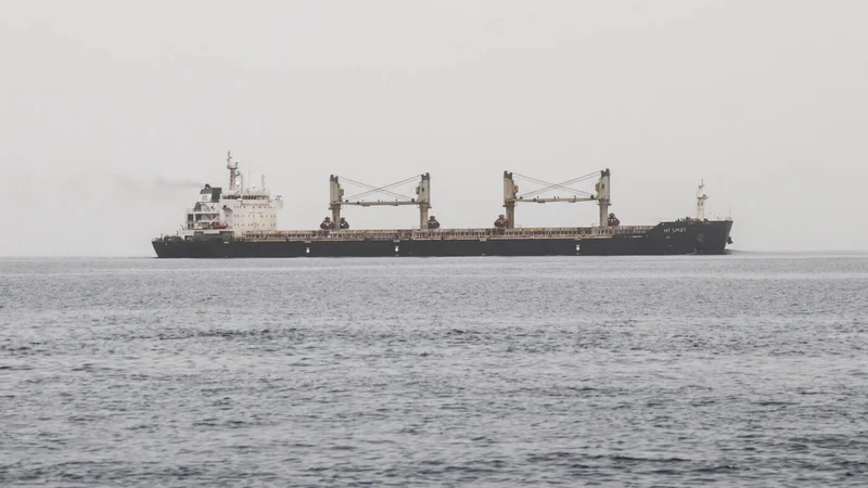 Houthis consider imposing fees for Red Sea passage: Report