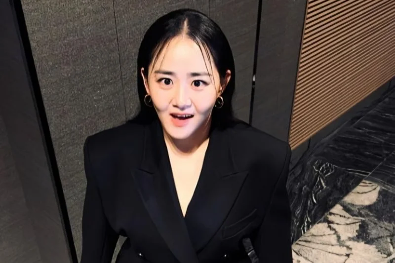 'Nation's little sister' Moon Geun-young announces surprise marriage