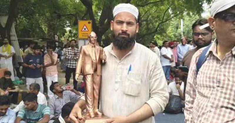 UP Police accused of detaining Muslim man’s family for serving food at Jantar Mantar protest