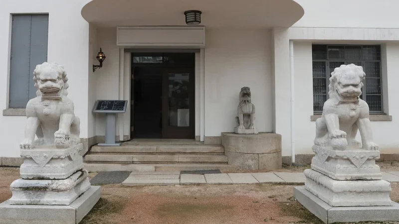 South Korea returns looted Qing dynasty lions to China in cultural diplomacy win