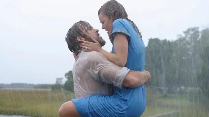 Want to nail that first kiss? Follow the 70:30 ratio