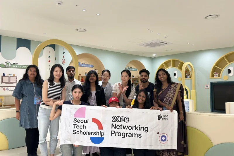 Seoul scholarship students cross borders to give back in first joint volunteer effort