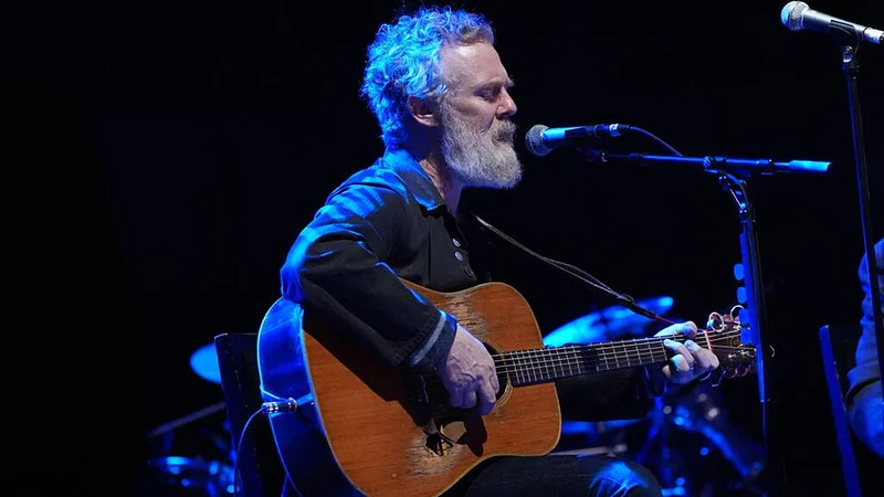 Rachel Zegler and Chris O’Dowd pay tribute to ‘one of the greats’ Glen Hansard