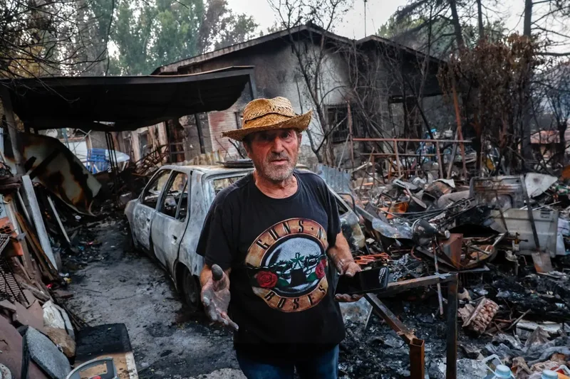 'No home': Spanish pensioner returns to charred ruins after wildfire