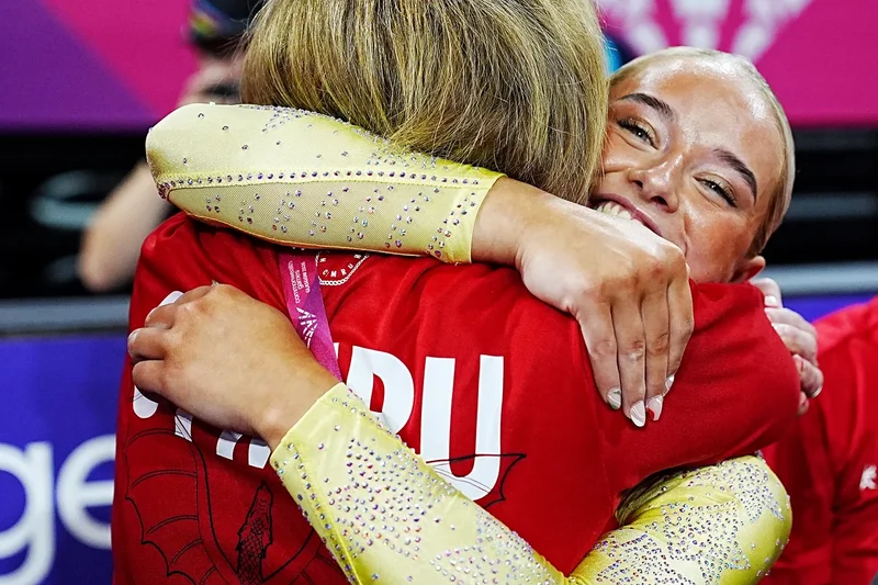 Evans and Whitehouse shine as home nations win four Commonwealth Games gymnastics medals on final day