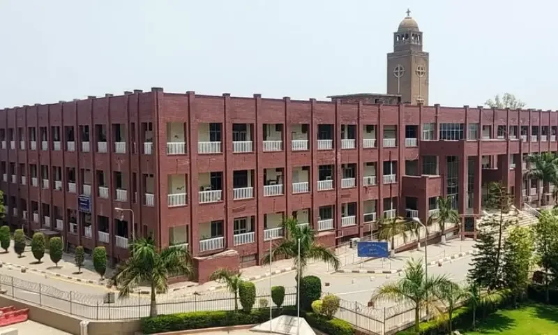 Nurse booked after newborn’s thumb accidentally severed at Pindi's Holy Family Hospital