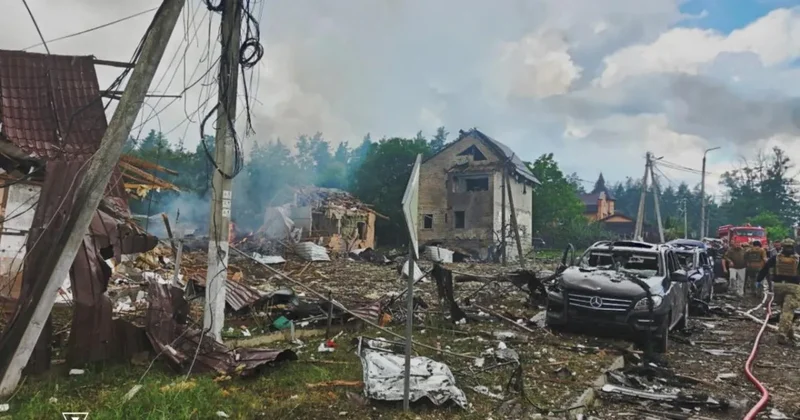 At least 11 killed in Ukraine as Moscow and Kyiv continue to trade attacks