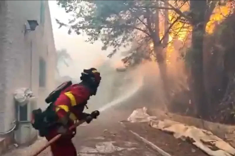 Spain declares national emergency over wildfires in Madrid and Ávila