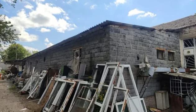 Russians strike Sloviansk community with FAB-250 aerial bomb and drone, one person injured