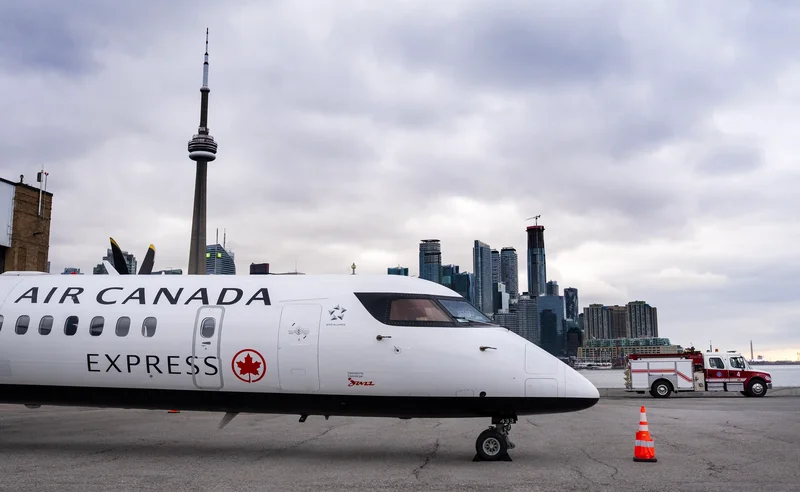 Federal government halts Billy Bishop Airport expansion